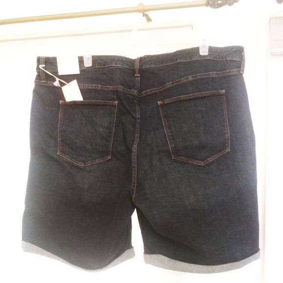 Mid-Rise Bermuda Shorts NWT - Picture 2 of 6